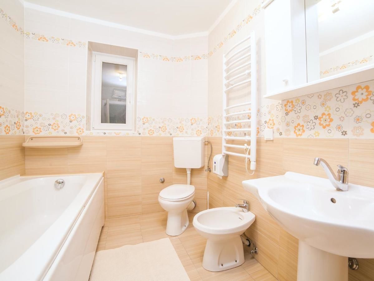 Апартаменты Apartments Adria Петровац